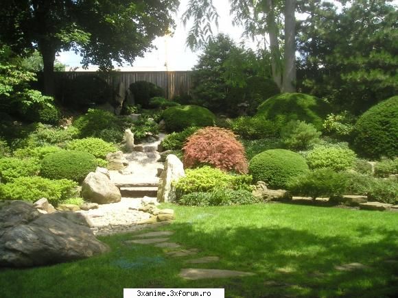 gradina japoneza frumoasa si gradina zen